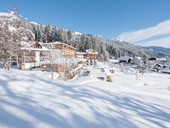 Hotel Daberer from the outside in the snow