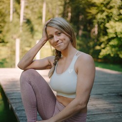 Yogalehrerin Ulli