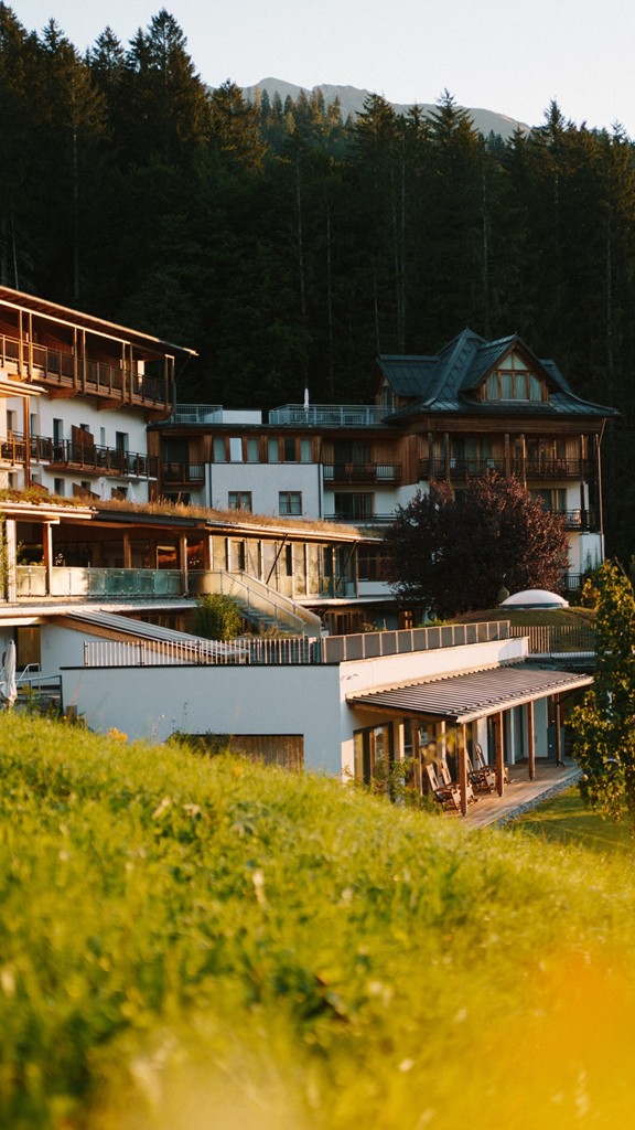 Hotel Daberer from the outside in the evening light